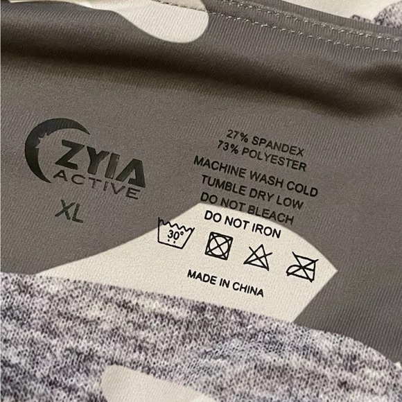 Zyia Active Grey White Camo Cropped Legging Pocket Light-N-Tight High Rise Sz XL - Picture 3 of 3